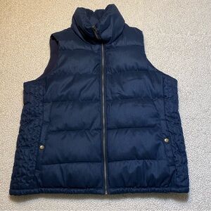 Old Navy Women’s Dark Blue Puffer Vest - XL